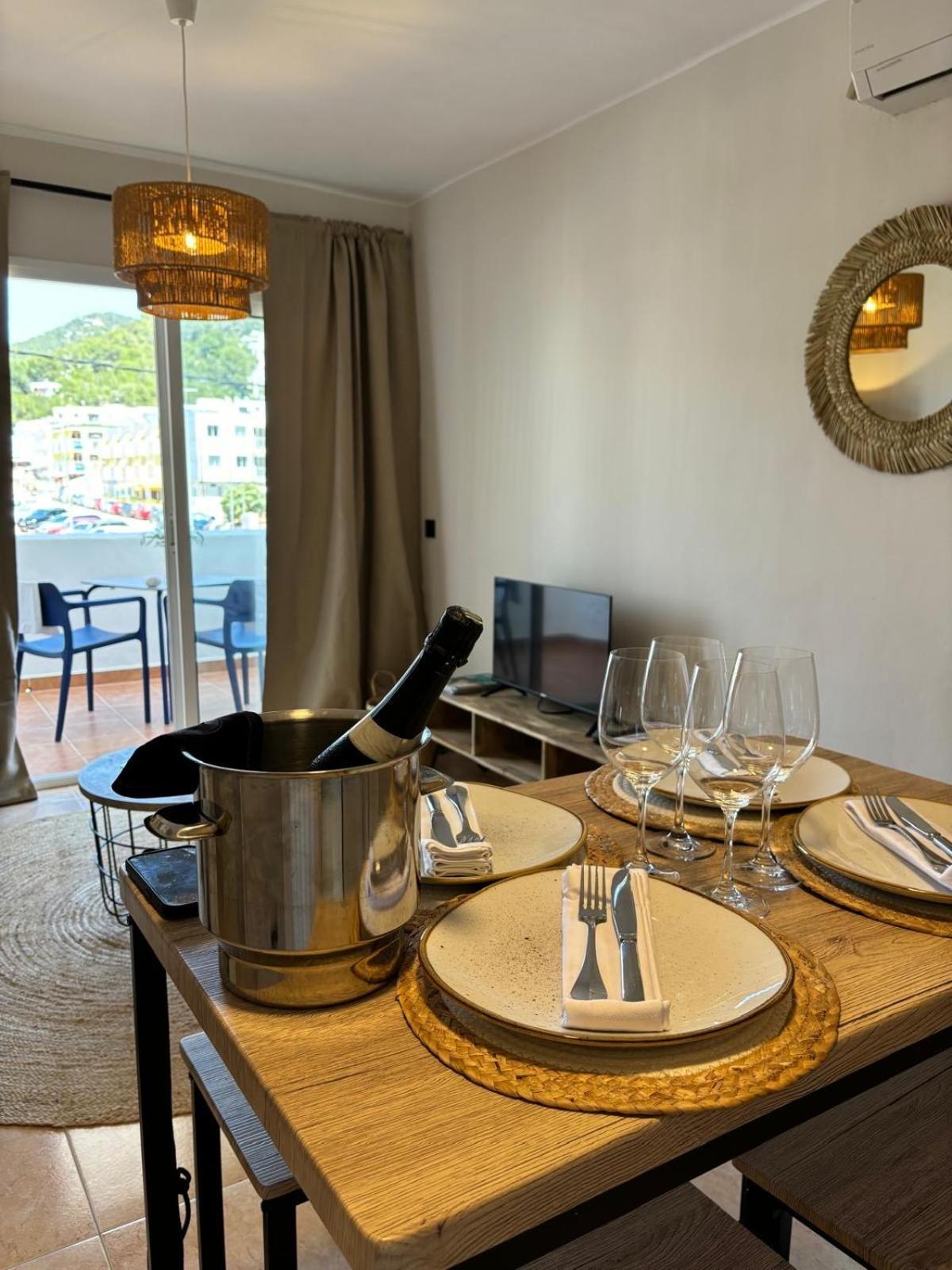 Apartamentos Ses Veles Cala Llonga  Pokoj fotografie