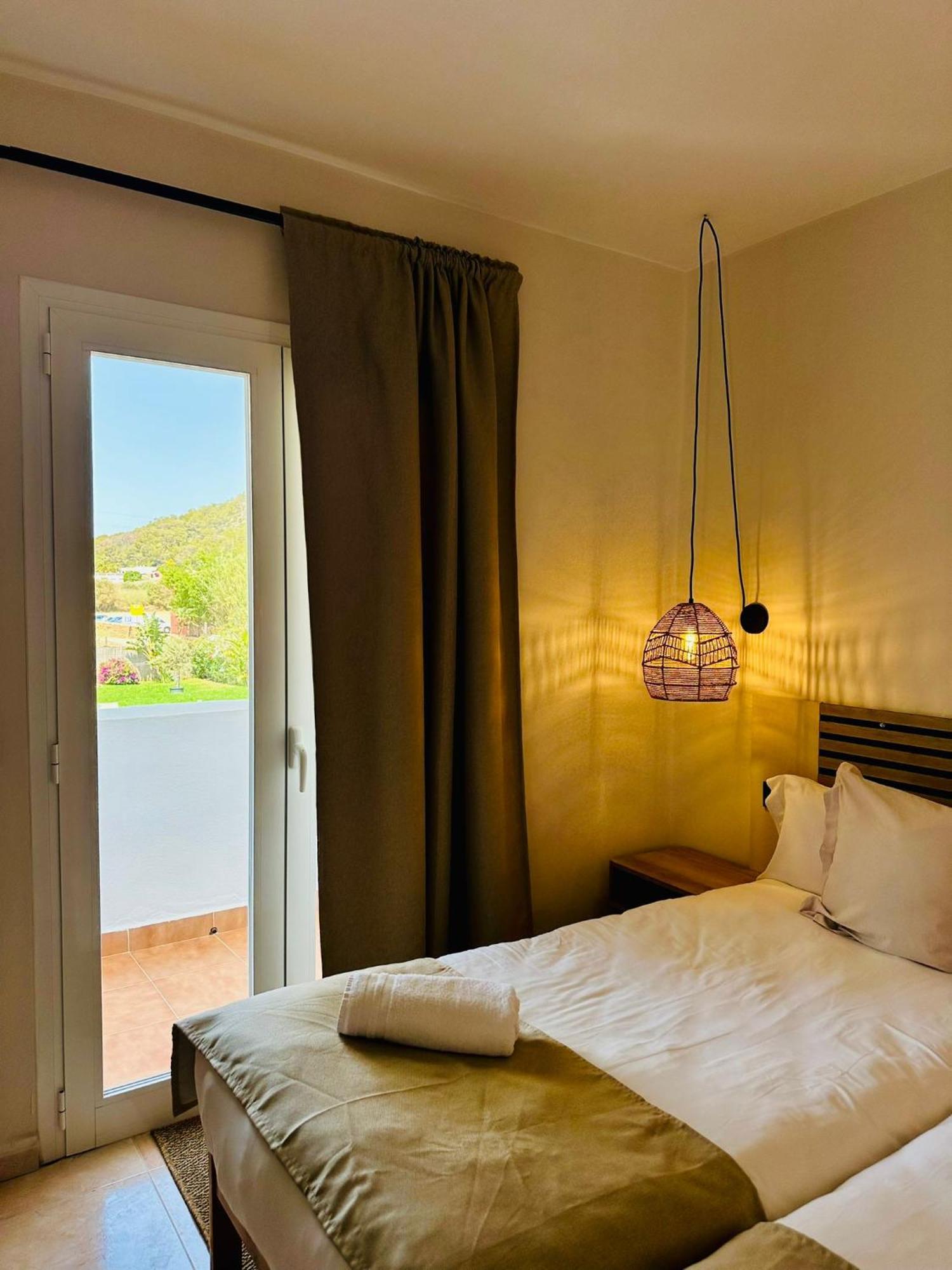 Apartamentos Ses Veles Cala Llonga  Exteriér fotografie