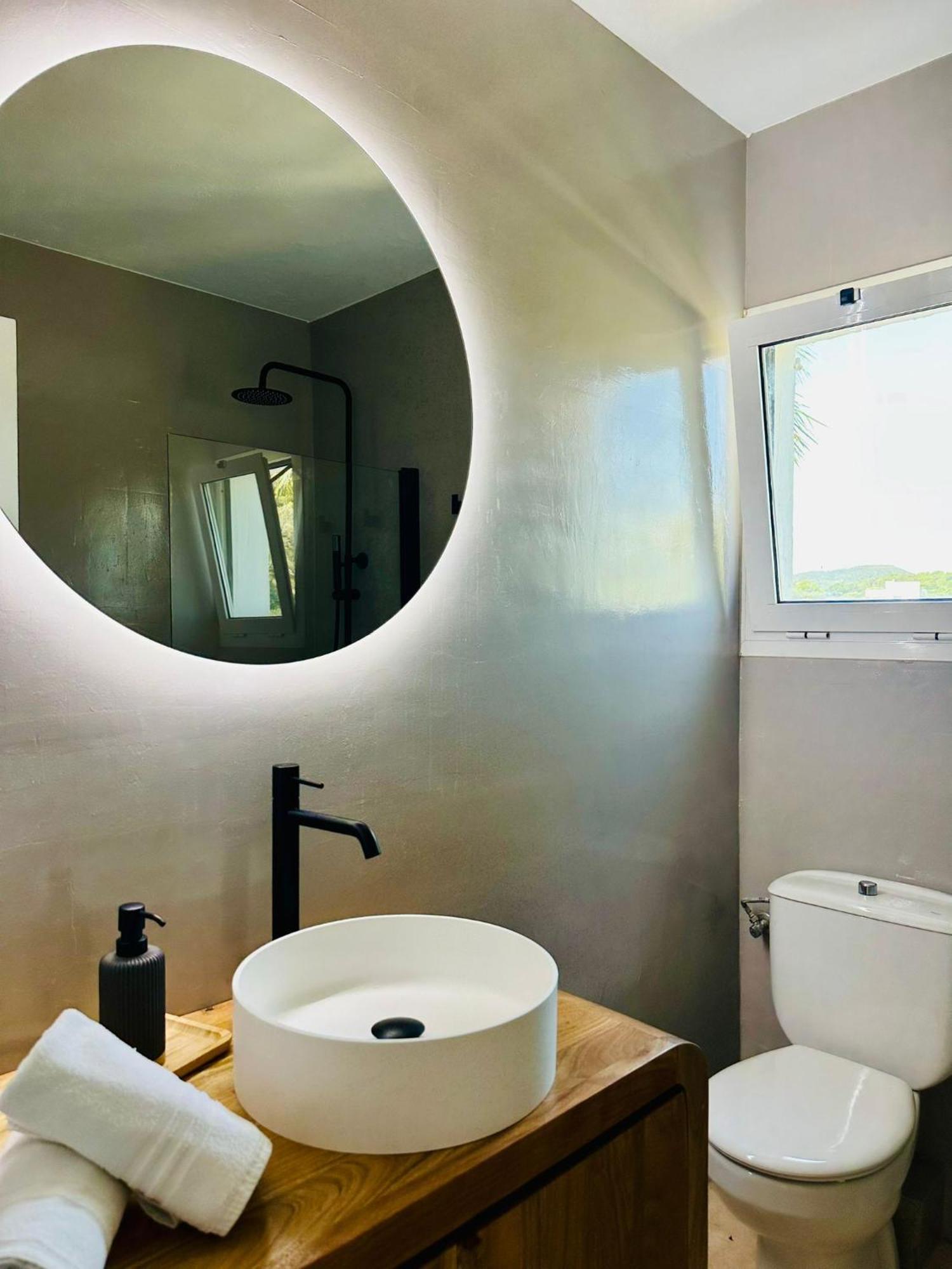 Apartamentos Ses Veles Cala Llonga  Exteriér fotografie