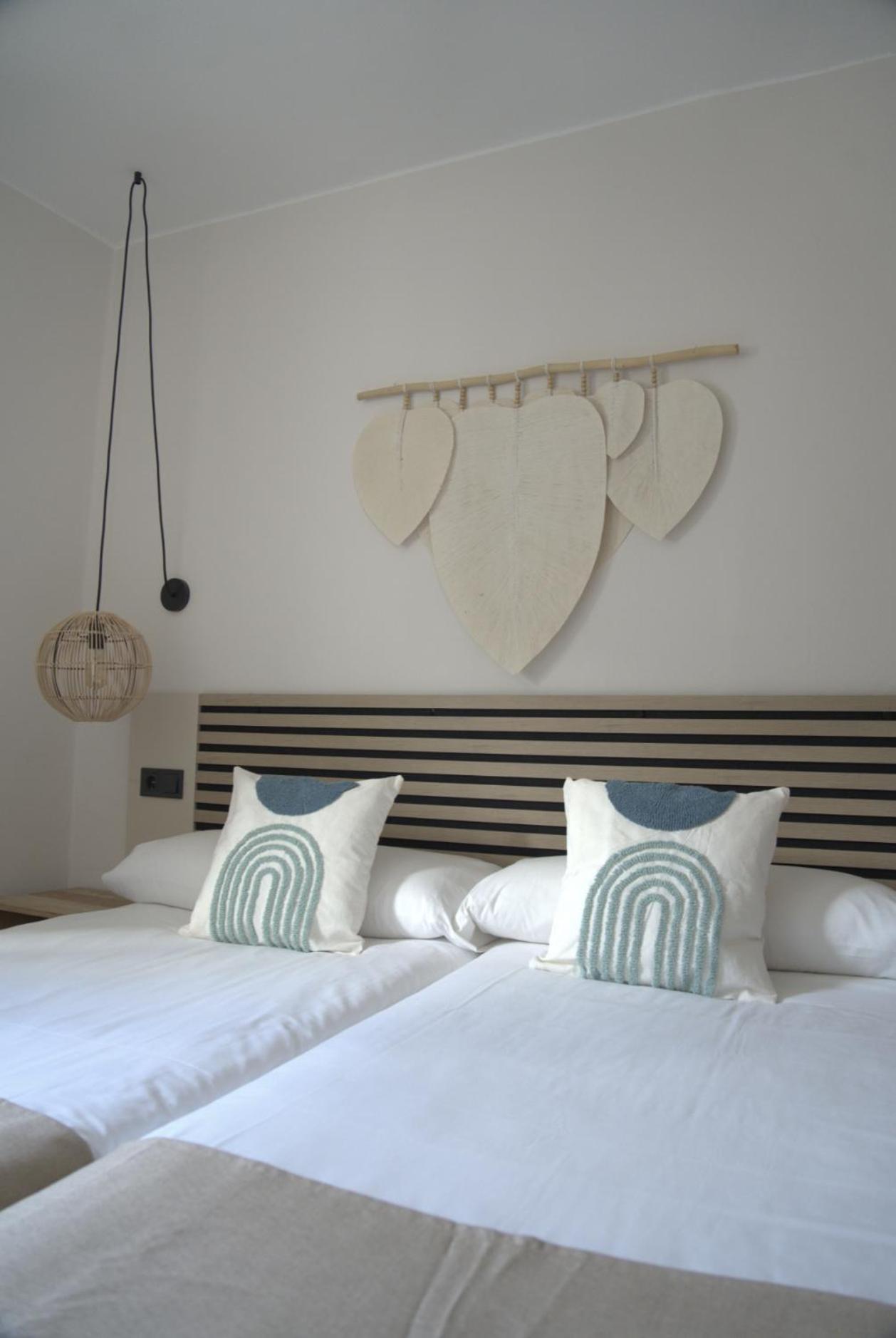 Apartamentos Ses Veles Cala Llonga  Exteriér fotografie