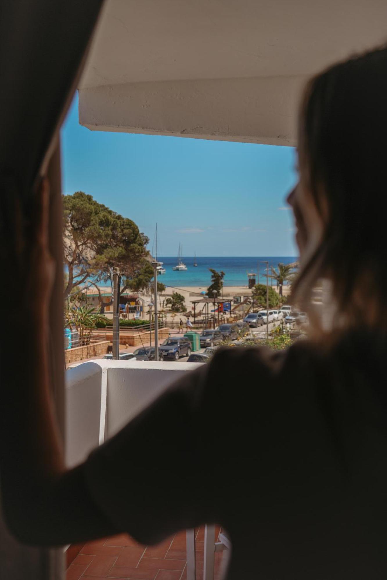 Apartamentos Ses Veles Cala Llonga  Exteriér fotografie