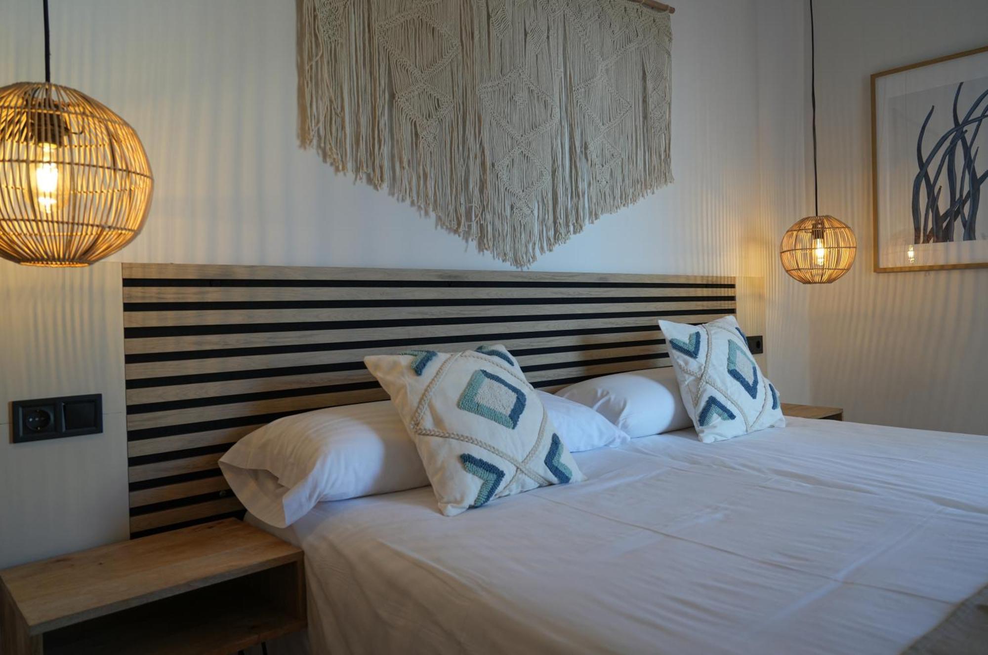 Apartamentos Ses Veles Cala Llonga  Exteriér fotografie