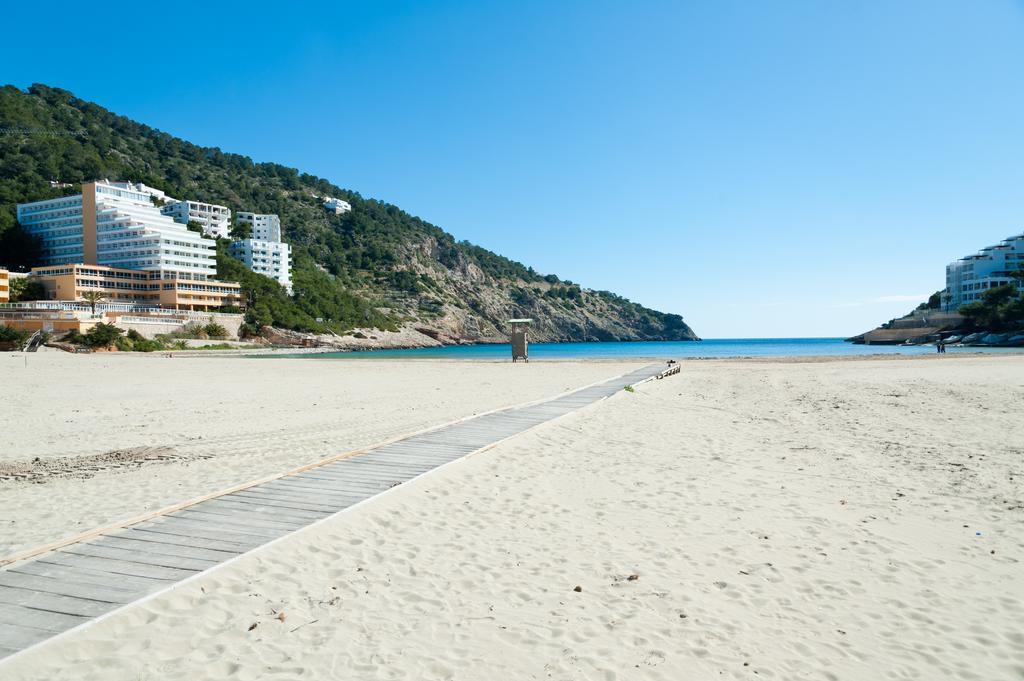 Apartamentos Ses Veles Cala Llonga  Exteriér fotografie