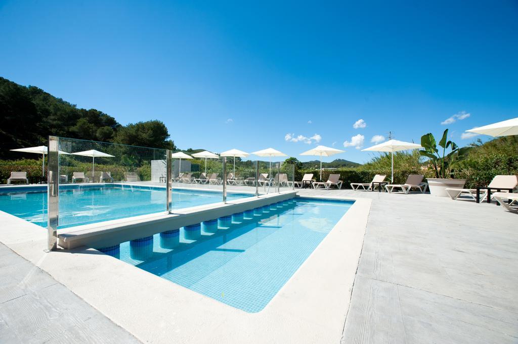 Apartamentos Ses Veles Cala Llonga  Exteriér fotografie